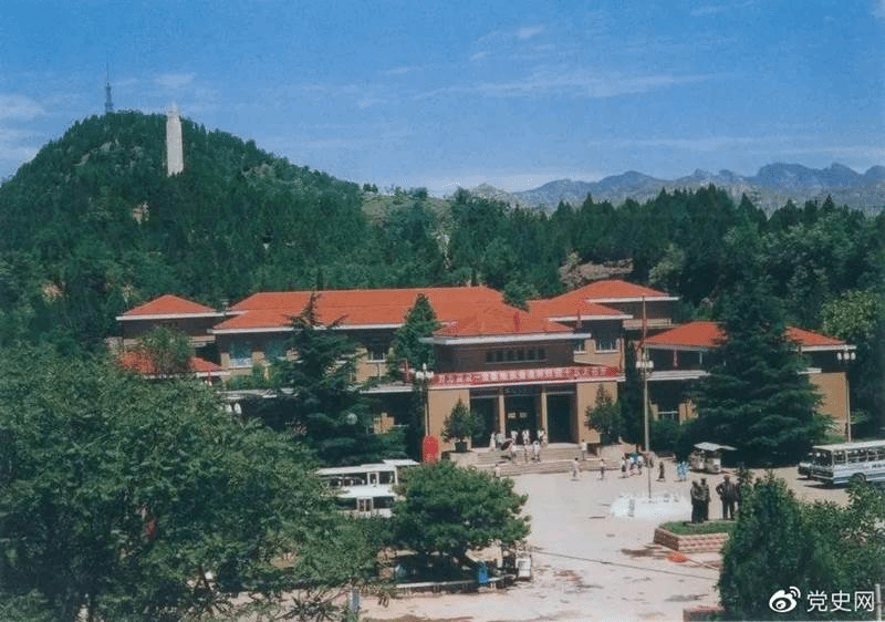 1978年5月26日,西柏坡中共中央旧址和纪念馆同时对外开放。